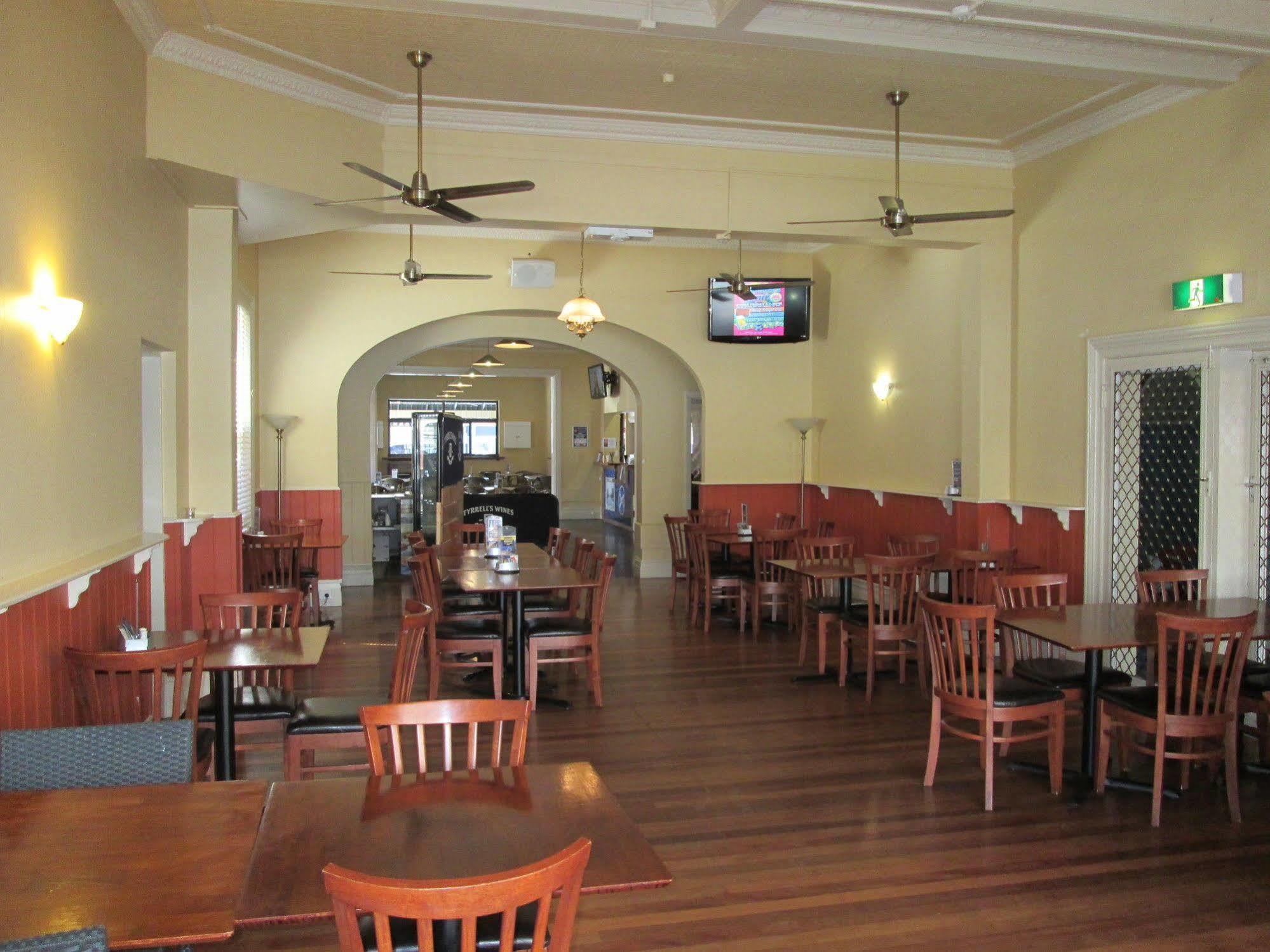 Maclean Hotel Exterior photo